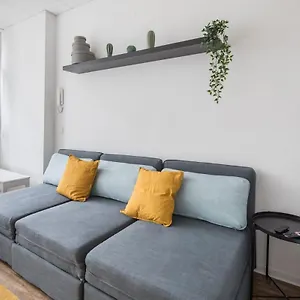 Spacious 2 Bedroom Apartment Hamburg