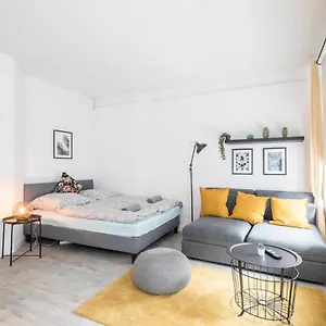 Two Bedroom And Bathrooms Apartment Hamburg